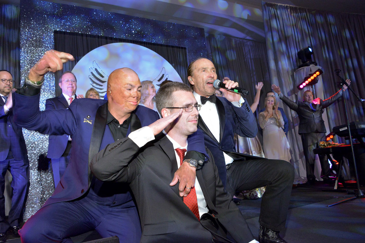 Helping a Hero’s Lee Greenwood Patriot Awards Gala Raises Over $500,000 for Wounded Warriors